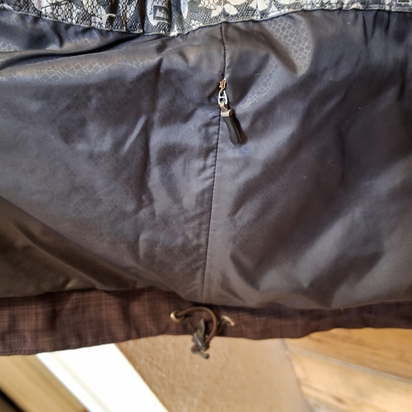 REI womens M rainjacket, plum - Picture 4 of 4